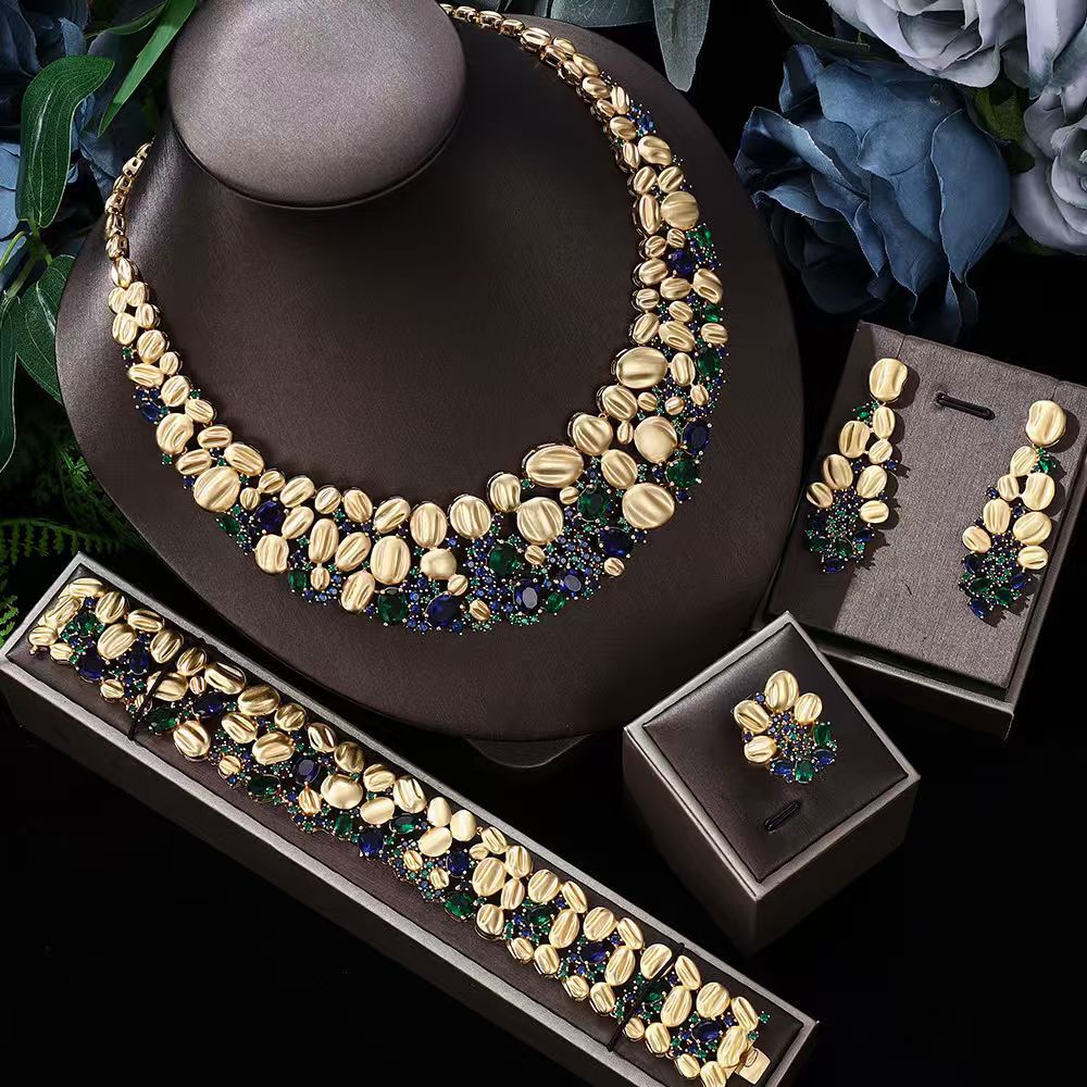 Exaggerated Necklace And Earring Wedding Set, Luxurious And Fashionable