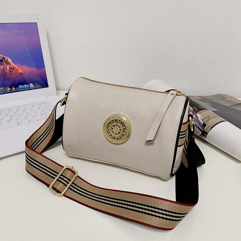 حقيبة نسائية حقيبة 2022 موضة جديدة بسيطة حزام كتف عريض حقيبة كتف واحدة حقيبة رسول طبقة علوية جلد البقر بث مباشر