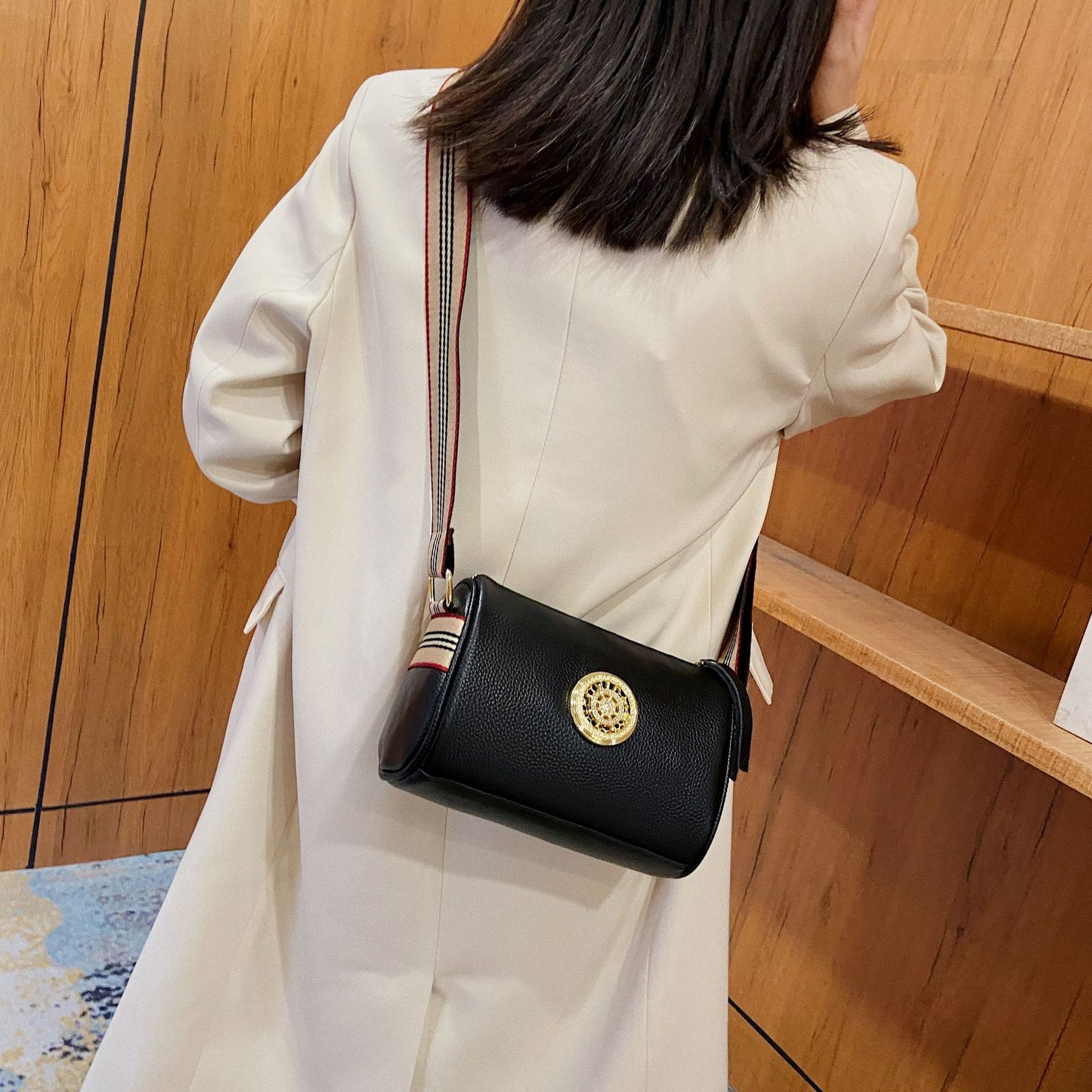 حقيبة نسائية حقيبة 2022 موضة جديدة بسيطة حزام كتف عريض حقيبة كتف واحدة حقيبة رسول طبقة علوية جلد البقر بث مباشر