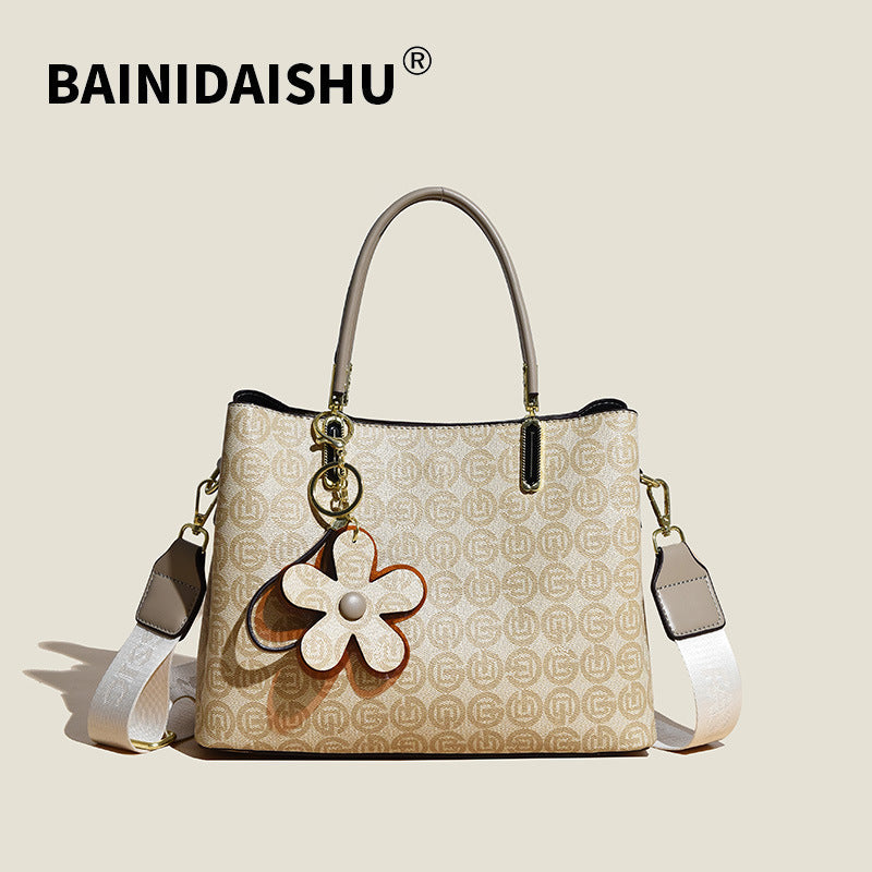 Tote Bag European and American Retro 2023 New Temperament Western Trendy Trendy One-shoulder Women's Bag Fashion Large-capacity Messenger Bag
