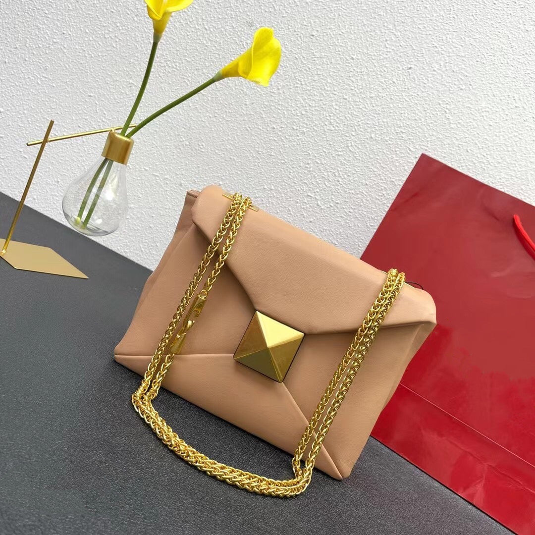 Women's Fashion All-match Retro Brass Large Rivet Chain Bag