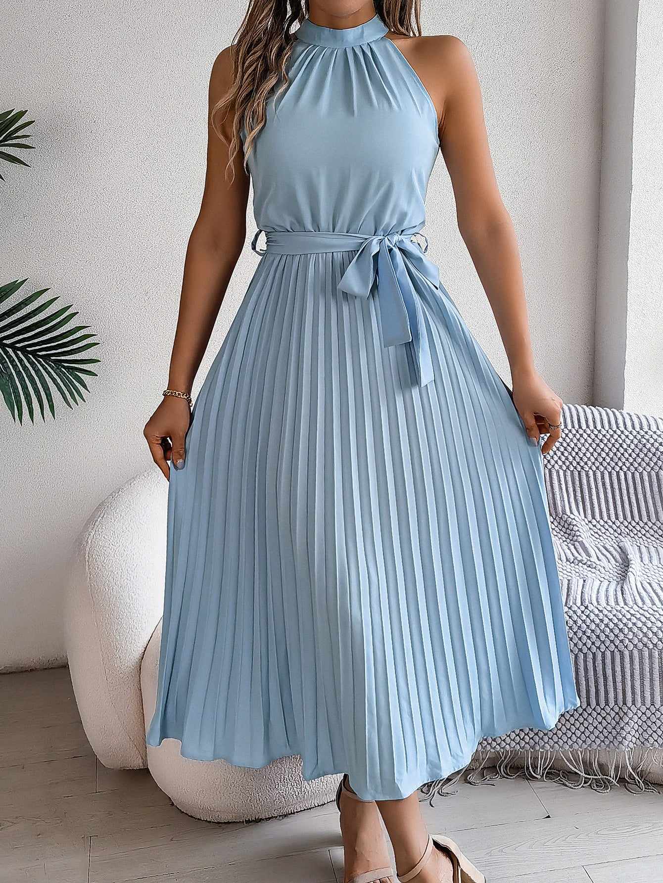 Women's Stand Collar Sleeveless Cinched Pleated Long Dress