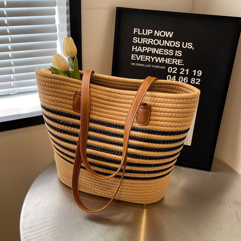 Fashion single shoulder straw bag 2024 new women's bag large capacity woven tote bag seaside holiday hand-held beach bag