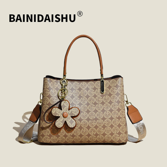 حقيبة توت أوروبية وأمريكية ريترو 2023 مزاج جديد غربي عصري عصري حقيبة كتف واحدة نسائية حقيبة رسول كبيرة الحجم