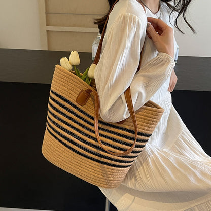 Fashion single shoulder straw bag 2024 new women's bag large capacity woven tote bag seaside holiday hand-held beach bag