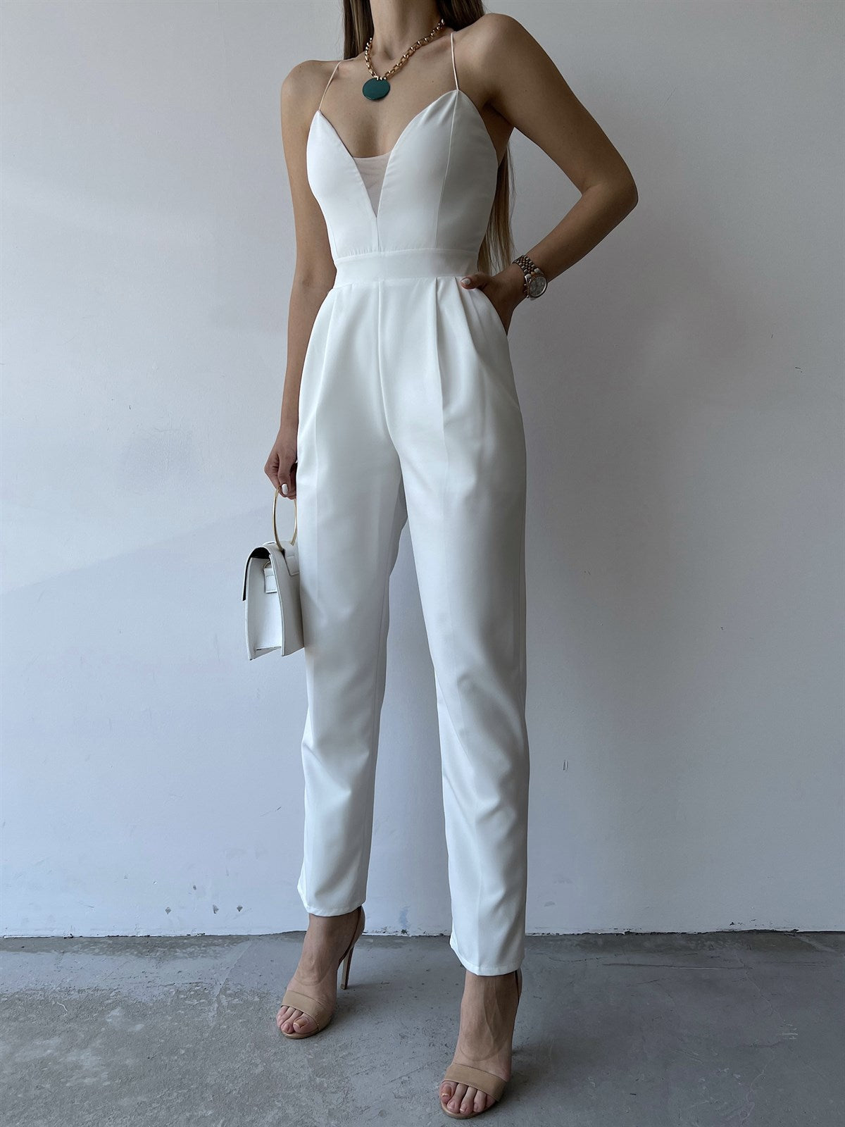 2022 spring and summer new European and American foreign trade women's clothing wish sexy V-neck suspenders slim jumpsuit new spot