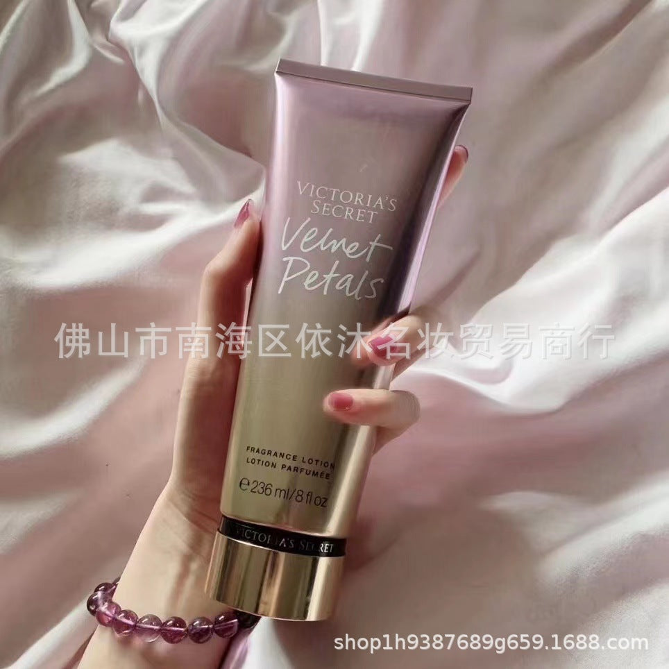 Victoria's Secret Body Lotion Victoria's Secret Perfume Fragrance Body Spray 250ML Perfume Spray Good Quality