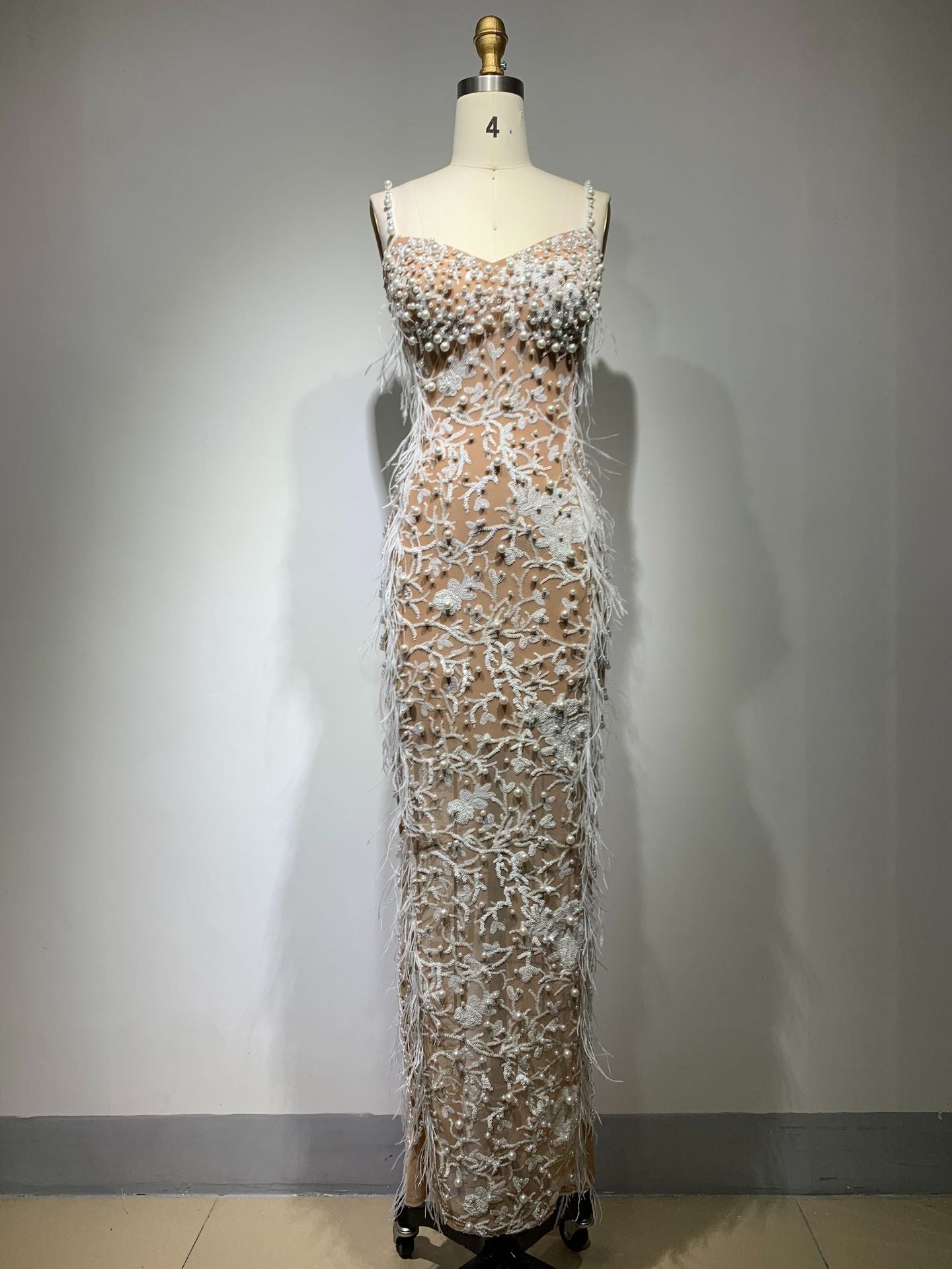 Women's Luxury Feather Beaded Sling Slim-fit Banquet Evening Dress