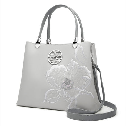 High-end Practical And Atmospheric Handbag As A Gift For Mother