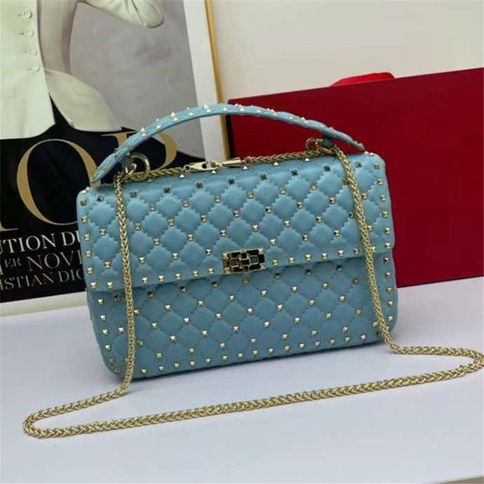 Petit sac carré en peau de mouton à clous en diamant pour femme