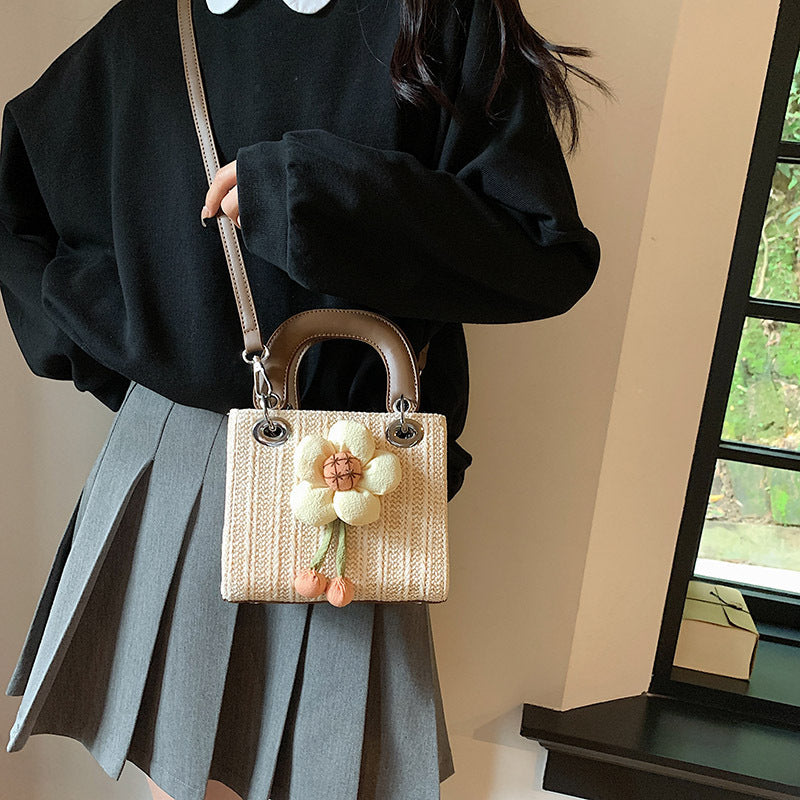 Women's Fashion Flower Weaving Straw Handbag